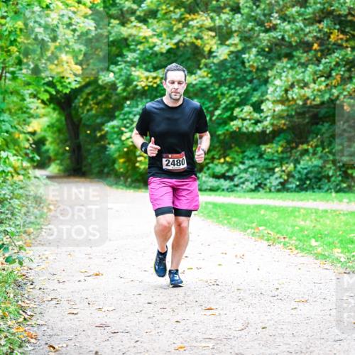 12.10.2025 - Bramfelder Halbmarathon 2025 Dr. Thomas Lammeyer http://msf.ph/oto/9351787 12.10.2025 10:40:31 Laufen 2480 meine-sportfotos.de