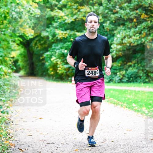 12.10.2025 - Bramfelder Halbmarathon 2025 Dr. Thomas Lammeyer http://msf.ph/oto/9351792 12.10.2025 10:40:31 Laufen 2480 meine-sportfotos.de