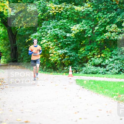 12.10.2025 - Bramfelder Halbmarathon 2025 Dr. Thomas Lammeyer http://msf.ph/oto/9351796 12.10.2025 10:40:44 Laufen 2684 meine-sportfotos.de