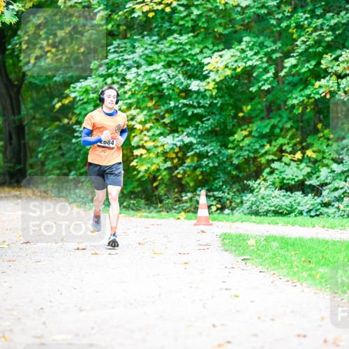 12.10.2025 - Bramfelder Halbmarathon 2025 Dr. Thomas Lammeyer http://msf.ph/oto/9351803 12.10.2025 10:40:45 Laufen 084 meine-sportfotos.de