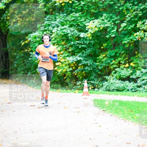 12.10.2025 - Bramfelder Halbmarathon 2025 Dr. Thomas Lammeyer http://msf.ph/oto/9351805 12.10.2025 10:40:45 Laufen 2684 meine-sportfotos.de
