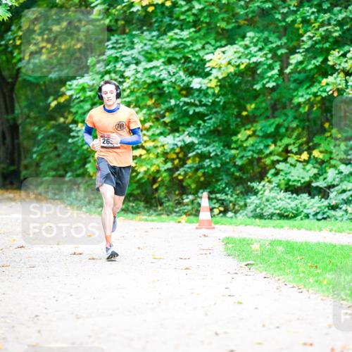 12.10.2025 - Bramfelder Halbmarathon 2025 Dr. Thomas Lammeyer http://msf.ph/oto/9351806 12.10.2025 10:40:45 Laufen 26 meine-sportfotos.de