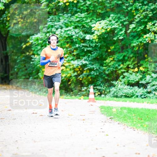 12.10.2025 - Bramfelder Halbmarathon 2025 Dr. Thomas Lammeyer http://msf.ph/oto/9351808 12.10.2025 10:40:46 Laufen 2684 meine-sportfotos.de