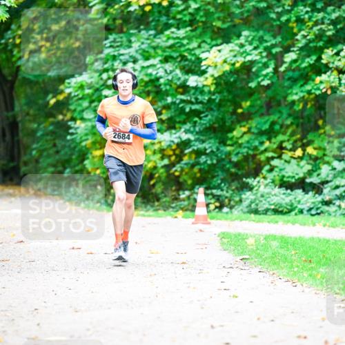 12.10.2025 - Bramfelder Halbmarathon 2025 Dr. Thomas Lammeyer http://msf.ph/oto/9351811 12.10.2025 10:40:46 Laufen 2684 meine-sportfotos.de