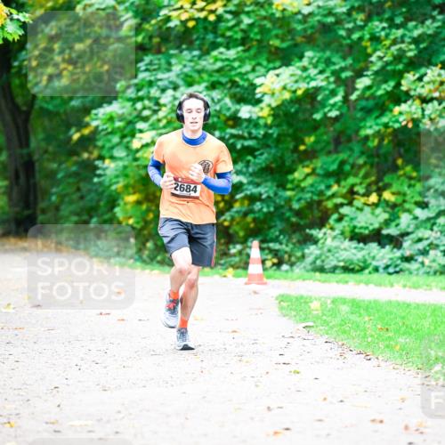 12.10.2025 - Bramfelder Halbmarathon 2025 Dr. Thomas Lammeyer http://msf.ph/oto/9351816 12.10.2025 10:40:47 Laufen 2684 meine-sportfotos.de