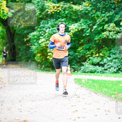 12.10.2025 - Bramfelder Halbmarathon 2025 Dr. Thomas Lammeyer http://msf.ph/oto/9351820 12.10.2025 10:40:47 Laufen 2684 meine-sportfotos.de