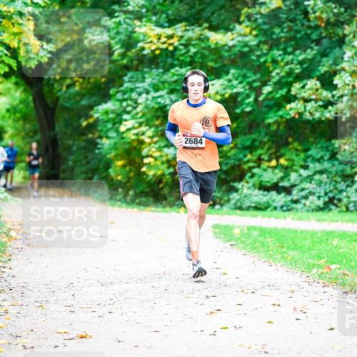 12.10.2025 - Bramfelder Halbmarathon 2025 Dr. Thomas Lammeyer http://msf.ph/oto/9351823 12.10.2025 10:40:48 Laufen 2684 meine-sportfotos.de