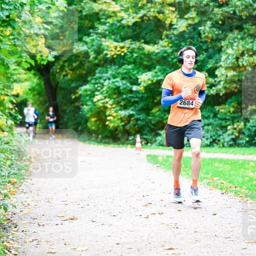 12.10.2025 - Bramfelder Halbmarathon 2025 Dr. Thomas Lammeyer http://msf.ph/oto/9351831 12.10.2025 10:40:49 Laufen 2684 meine-sportfotos.de