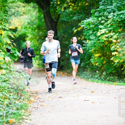 12.10.2025 - Bramfelder Halbmarathon 2025 Dr. Thomas Lammeyer http://msf.ph/oto/9351839 12.10.2025 10:40:52 Laufen 31, 2915 meine-sportfotos.de