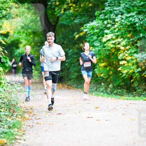 12.10.2025 - Bramfelder Halbmarathon 2025 Dr. Thomas Lammeyer http://msf.ph/oto/9351843 12.10.2025 10:40:53 Laufen 2915, 31 meine-sportfotos.de