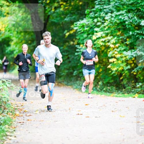 12.10.2025 - Bramfelder Halbmarathon 2025 Dr. Thomas Lammeyer http://msf.ph/oto/9351847 12.10.2025 10:40:53 Laufen 831, 2915 meine-sportfotos.de
