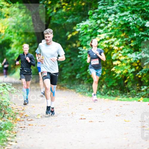 12.10.2025 - Bramfelder Halbmarathon 2025 Dr. Thomas Lammeyer http://msf.ph/oto/9351848 12.10.2025 10:40:54 Laufen 37, 2915 meine-sportfotos.de
