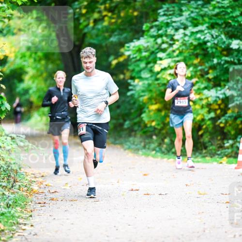 12.10.2025 - Bramfelder Halbmarathon 2025 Dr. Thomas Lammeyer http://msf.ph/oto/9351855 12.10.2025 10:40:54 Laufen 31, 2915 meine-sportfotos.de