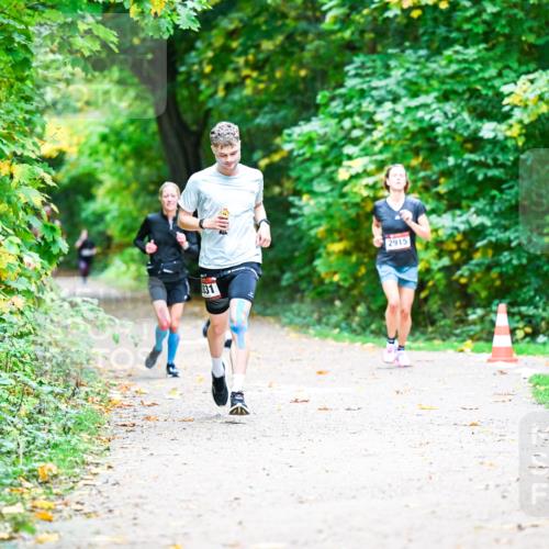 12.10.2025 - Bramfelder Halbmarathon 2025 Dr. Thomas Lammeyer http://msf.ph/oto/9351857 12.10.2025 10:40:55 Laufen 2915 meine-sportfotos.de