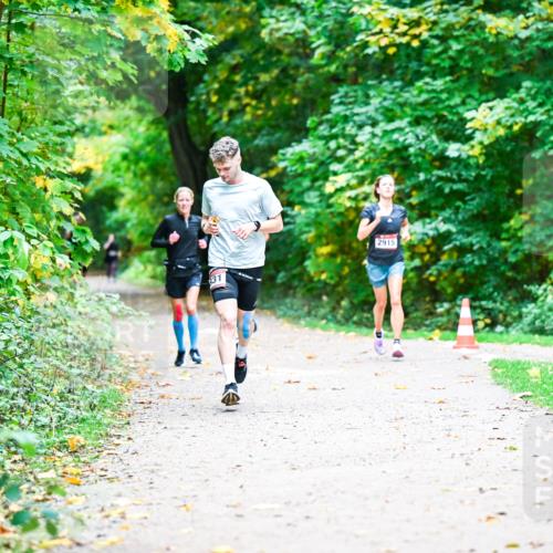12.10.2025 - Bramfelder Halbmarathon 2025 Dr. Thomas Lammeyer http://msf.ph/oto/9351860 12.10.2025 10:40:55 Laufen 31, 2915 meine-sportfotos.de