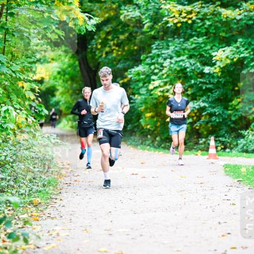 12.10.2025 - Bramfelder Halbmarathon 2025 Dr. Thomas Lammeyer http://msf.ph/oto/9351861 12.10.2025 10:40:55 Laufen 2915 meine-sportfotos.de
