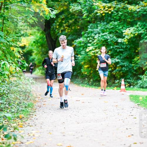 12.10.2025 - Bramfelder Halbmarathon 2025 Dr. Thomas Lammeyer http://msf.ph/oto/9351862 12.10.2025 10:40:55 Laufen 831, 2915 meine-sportfotos.de