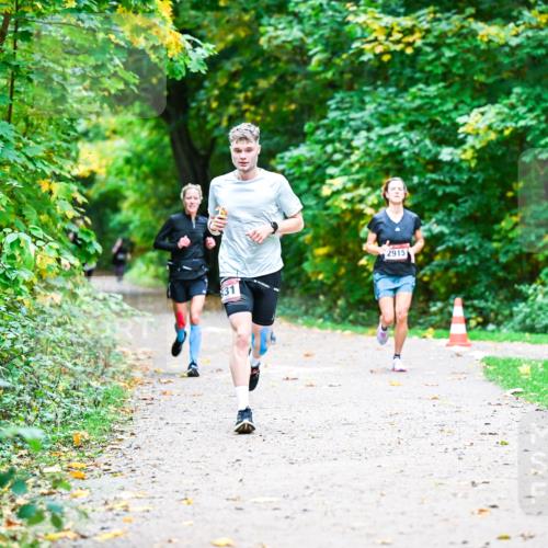 12.10.2025 - Bramfelder Halbmarathon 2025 Dr. Thomas Lammeyer http://msf.ph/oto/9351865 12.10.2025 10:40:56 Laufen 31, 2915 meine-sportfotos.de