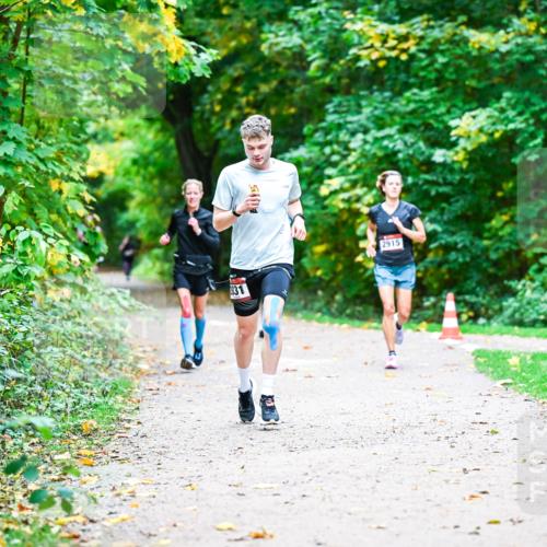 12.10.2025 - Bramfelder Halbmarathon 2025 Dr. Thomas Lammeyer http://msf.ph/oto/9351867 12.10.2025 10:40:56 Laufen 2915 meine-sportfotos.de