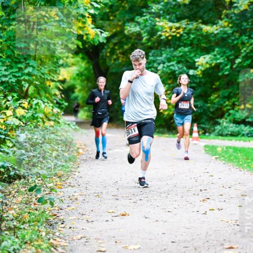 12.10.2025 - Bramfelder Halbmarathon 2025 Dr. Thomas Lammeyer http://msf.ph/oto/9351874 12.10.2025 10:40:57 Laufen 2831, 2915 meine-sportfotos.de