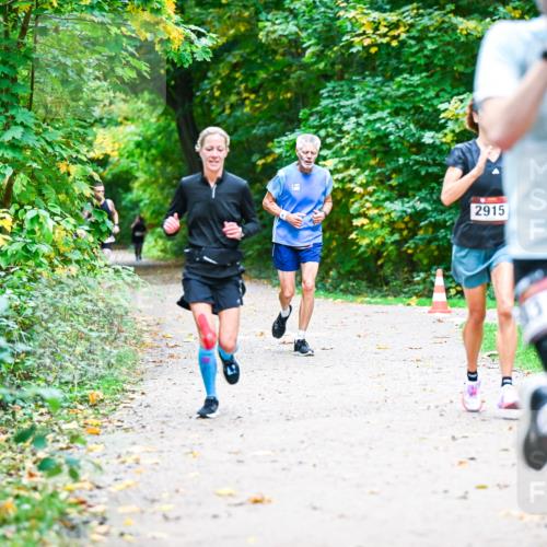 12.10.2025 - Bramfelder Halbmarathon 2025 Dr. Thomas Lammeyer http://msf.ph/oto/9351883 12.10.2025 10:40:59 Laufen 2915 meine-sportfotos.de