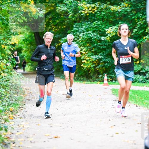 12.10.2025 - Bramfelder Halbmarathon 2025 Dr. Thomas Lammeyer http://msf.ph/oto/9351885 12.10.2025 10:40:59 Laufen 2915 meine-sportfotos.de
