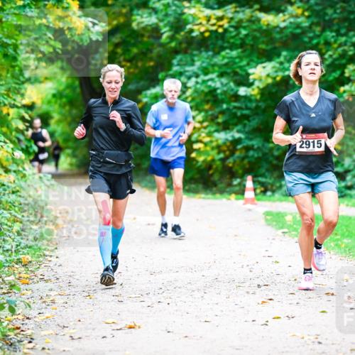 12.10.2025 - Bramfelder Halbmarathon 2025 Dr. Thomas Lammeyer http://msf.ph/oto/9351887 12.10.2025 10:40:59 Laufen 2915 meine-sportfotos.de