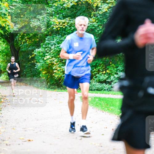 12.10.2025 - Bramfelder Halbmarathon 2025 Dr. Thomas Lammeyer http://msf.ph/oto/9351897 12.10.2025 10:41:02 Laufen 2823 meine-sportfotos.de