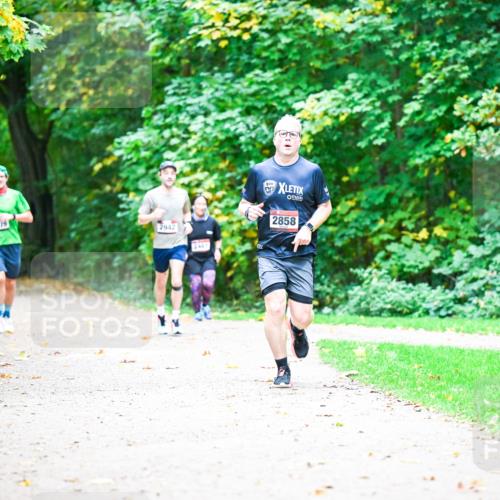 12.10.2025 - Bramfelder Halbmarathon 2025 Dr. Thomas Lammeyer http://msf.ph/oto/9351945 12.10.2025 10:41:23 Laufen 2879, 2942, 2461, 04, 2858 meine-sportfotos.de