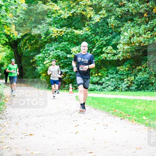 12.10.2025 - Bramfelder Halbmarathon 2025 Dr. Thomas Lammeyer http://msf.ph/oto/9351954 12.10.2025 10:41:25 Laufen 979, 2942, 280 meine-sportfotos.de