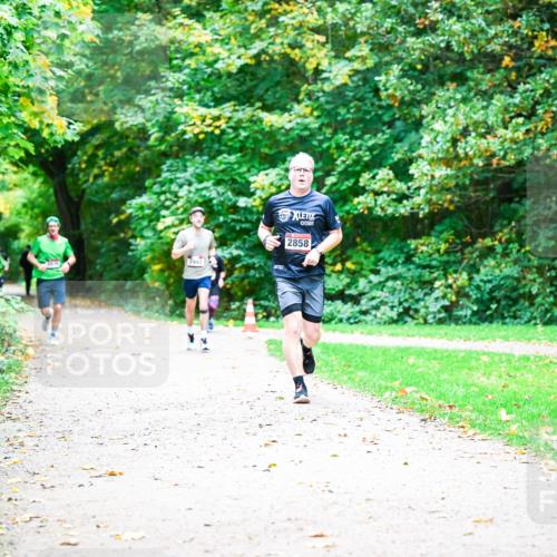12.10.2025 - Bramfelder Halbmarathon 2025 Dr. Thomas Lammeyer http://msf.ph/oto/9351955 12.10.2025 10:41:25 Laufen 2942, 2858 meine-sportfotos.de