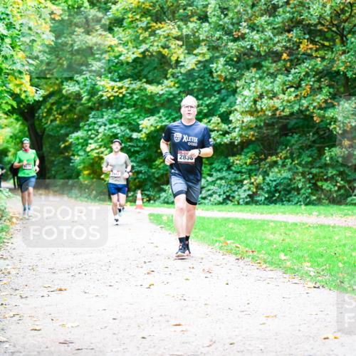 12.10.2025 - Bramfelder Halbmarathon 2025 Dr. Thomas Lammeyer http://msf.ph/oto/9351959 12.10.2025 10:41:25 Laufen 2942, 2856 meine-sportfotos.de