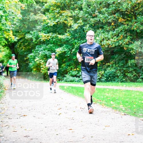 12.10.2025 - Bramfelder Halbmarathon 2025 Dr. Thomas Lammeyer http://msf.ph/oto/9351965 12.10.2025 10:41:26 Laufen 2942, 732, 2859 meine-sportfotos.de