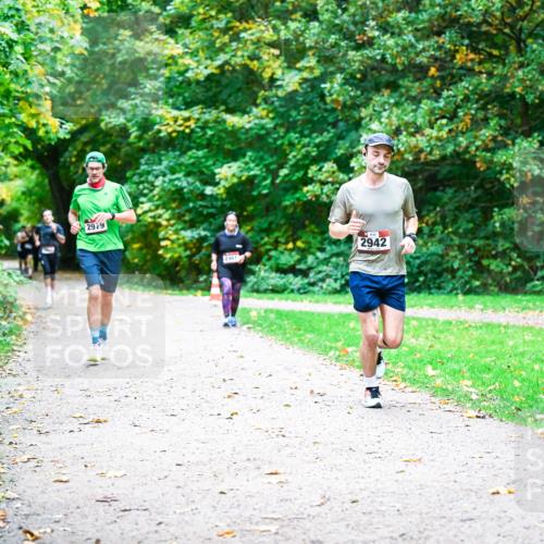 12.10.2025 - Bramfelder Halbmarathon 2025 Dr. Thomas Lammeyer http://msf.ph/oto/9351977 12.10.2025 10:41:29 Laufen 2979, 2461, 2942 meine-sportfotos.de