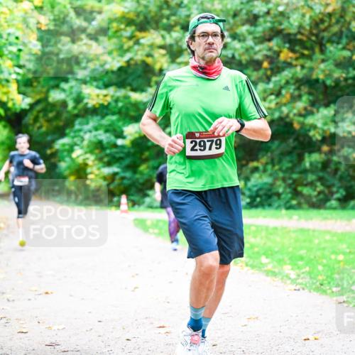 12.10.2025 - Bramfelder Halbmarathon 2025 Dr. Thomas Lammeyer http://msf.ph/oto/9351993 12.10.2025 10:41:32 Laufen 2979 meine-sportfotos.de