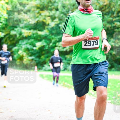 12.10.2025 - Bramfelder Halbmarathon 2025 Dr. Thomas Lammeyer http://msf.ph/oto/9351996 12.10.2025 10:41:32 Laufen 2979 meine-sportfotos.de
