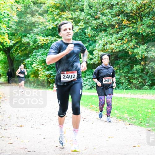 12.10.2025 - Bramfelder Halbmarathon 2025 Dr. Thomas Lammeyer http://msf.ph/oto/9352004 12.10.2025 10:41:34 Laufen 2402, 2461 meine-sportfotos.de