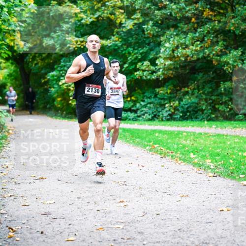 12.10.2025 - Bramfelder Halbmarathon 2025 Dr. Thomas Lammeyer http://msf.ph/oto/9352020 12.10.2025 10:41:38 Laufen 2130, 2847 meine-sportfotos.de