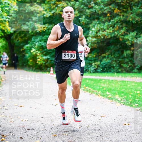 12.10.2025 - Bramfelder Halbmarathon 2025 Dr. Thomas Lammeyer http://msf.ph/oto/9352025 12.10.2025 10:41:39 Laufen 2130, 47 meine-sportfotos.de