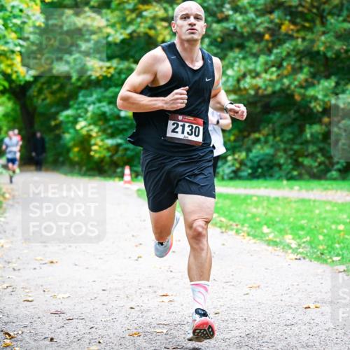 12.10.2025 - Bramfelder Halbmarathon 2025 Dr. Thomas Lammeyer http://msf.ph/oto/9352026 12.10.2025 10:41:39 Laufen 2130 meine-sportfotos.de