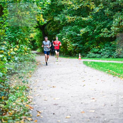 12.10.2025 - Bramfelder Halbmarathon 2025 Dr. Thomas Lammeyer http://msf.ph/oto/9352033 12.10.2025 10:41:43 Laufen 2671, 2986 meine-sportfotos.de