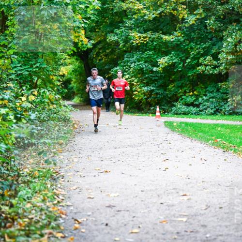 12.10.2025 - Bramfelder Halbmarathon 2025 Dr. Thomas Lammeyer http://msf.ph/oto/9352038 12.10.2025 10:41:43 Laufen 267, 2986 meine-sportfotos.de