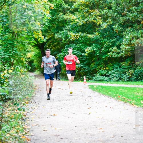12.10.2025 - Bramfelder Halbmarathon 2025 Dr. Thomas Lammeyer http://msf.ph/oto/9352047 12.10.2025 10:41:45 Laufen 2986, 267 meine-sportfotos.de