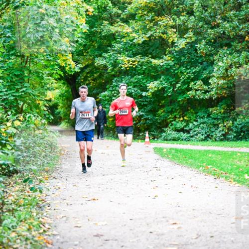 12.10.2025 - Bramfelder Halbmarathon 2025 Dr. Thomas Lammeyer http://msf.ph/oto/9352048 12.10.2025 10:41:45 Laufen 2671, 2986 meine-sportfotos.de