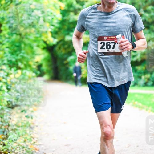 12.10.2025 - Bramfelder Halbmarathon 2025 Dr. Thomas Lammeyer http://msf.ph/oto/9352070 12.10.2025 10:41:48 Laufen 34, 267 meine-sportfotos.de