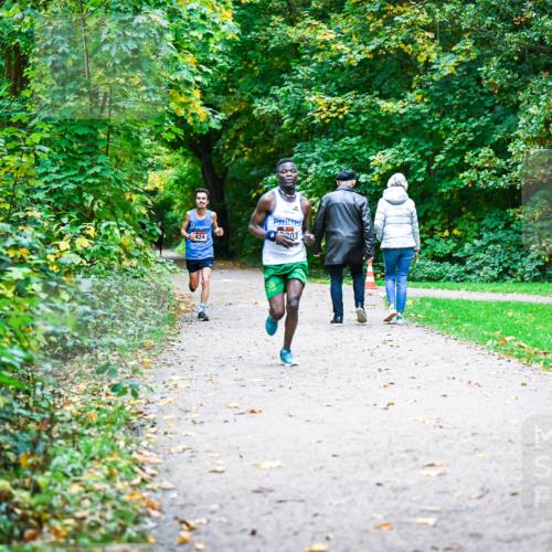 12.10.2025 - Bramfelder Halbmarathon 2025 Dr. Thomas Lammeyer http://msf.ph/oto/9352075 12.10.2025 10:41:59 Laufen 424, 203 meine-sportfotos.de