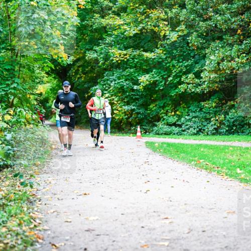 12.10.2025 - Bramfelder Halbmarathon 2025 Dr. Thomas Lammeyer http://msf.ph/oto/9352097 12.10.2025 10:42:13 Laufen 2903, 2010 meine-sportfotos.de