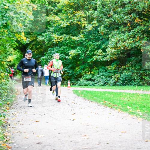 12.10.2025 - Bramfelder Halbmarathon 2025 Dr. Thomas Lammeyer http://msf.ph/oto/9352105 12.10.2025 10:42:14 Laufen 2903, 2010 meine-sportfotos.de