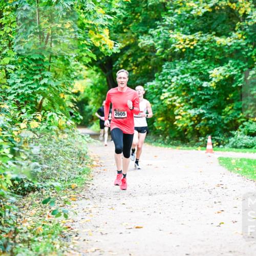 12.10.2025 - Bramfelder Halbmarathon 2025 Dr. Thomas Lammeyer http://msf.ph/oto/9352139 12.10.2025 10:42:24 Laufen 2605 meine-sportfotos.de