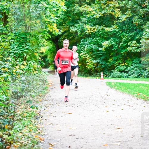12.10.2025 - Bramfelder Halbmarathon 2025 Dr. Thomas Lammeyer http://msf.ph/oto/9352143 12.10.2025 10:42:24 Laufen 2605 meine-sportfotos.de
